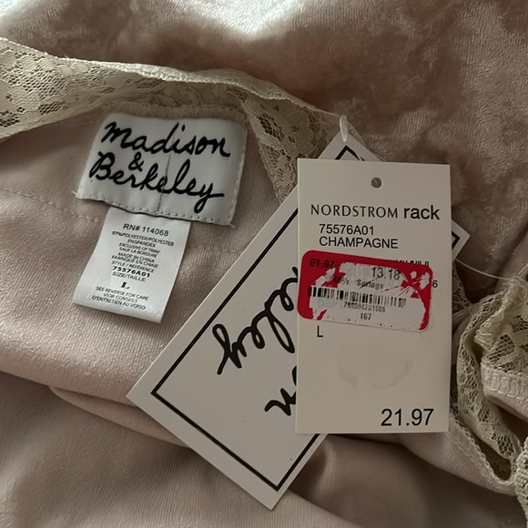 Elegant Lace Trim Velvet Cami Top - Picture 3 of 3